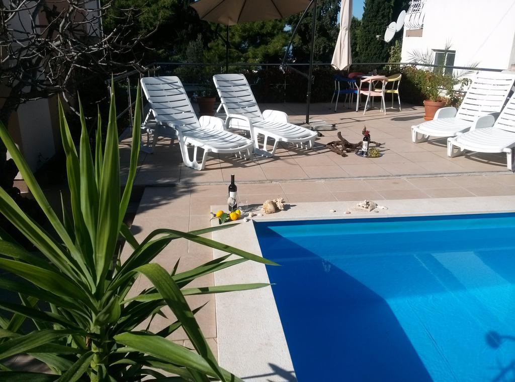 Apartments Villa Natali - Heating Pool Trogir Eksteriør bilde