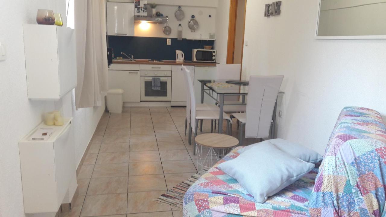 Apartments Villa Natali - Heating Pool Trogir Eksteriør bilde