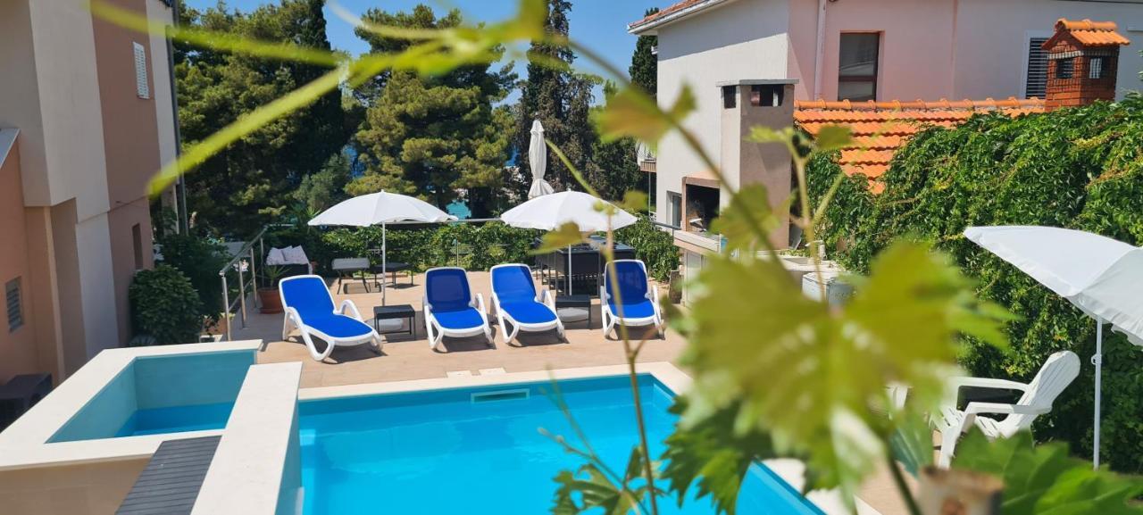 Apartments Villa Natali - Heating Pool Trogir Eksteriør bilde