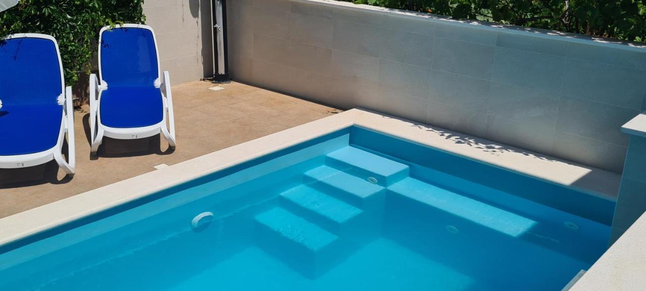 Apartments Villa Natali - Heating Pool Trogir Eksteriør bilde