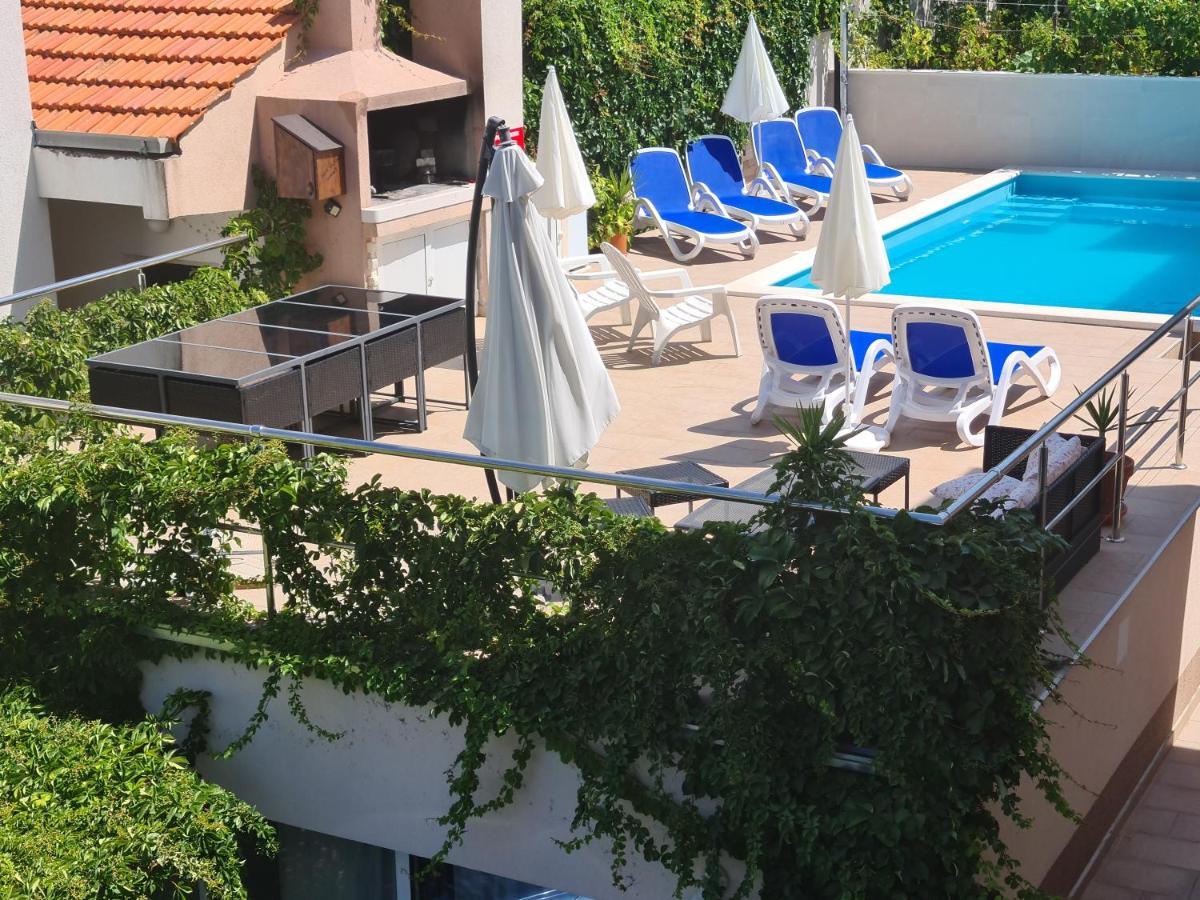 Apartments Villa Natali - Heating Pool Trogir Eksteriør bilde