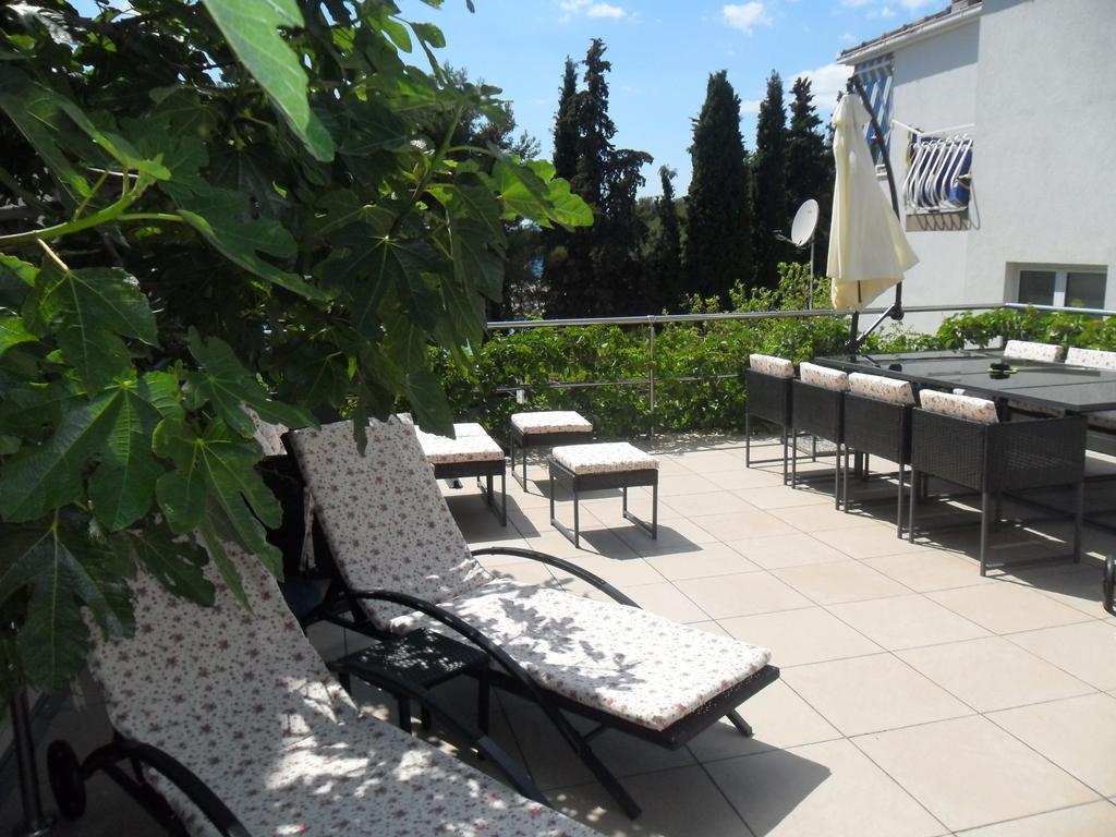 Apartments Villa Natali - Heating Pool Trogir Eksteriør bilde